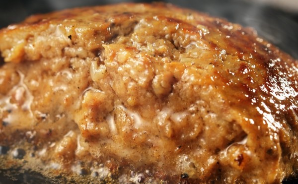 本日福岡ソフトバンクホークスSALE、明日は肉の日、ハンバーグ・ステーキが安い、5%offクーポンも