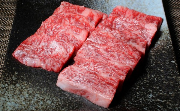 トヨニシファームで育てた交雑牛　カイノミ焼肉用