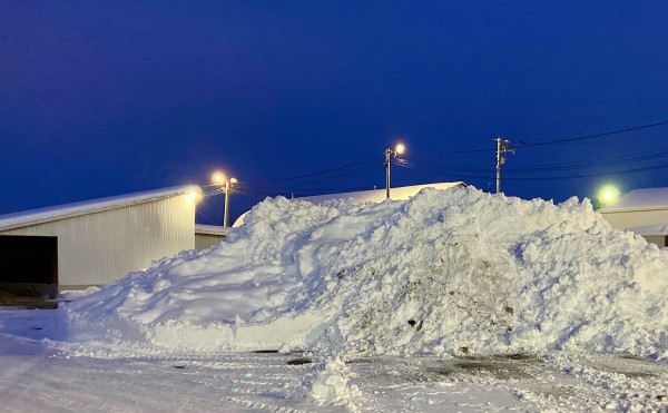 大きな雪山出現