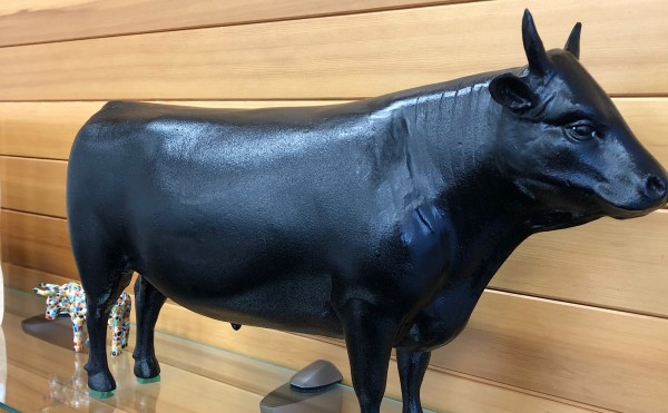 牛のオブジェ