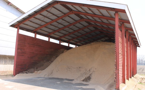 オガクズ置き場