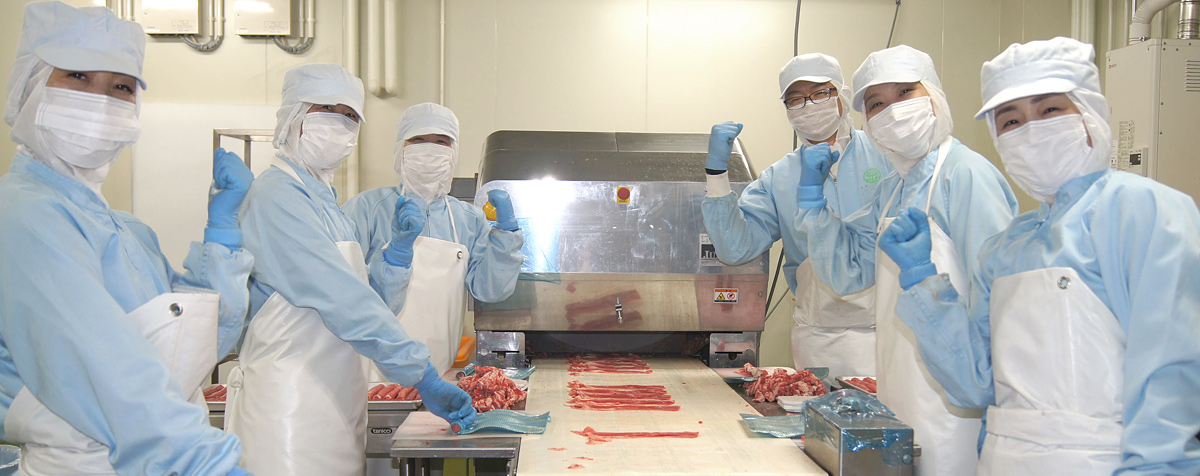 食品加工場のスタッフ